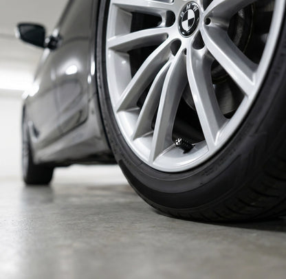 4 stk. BMW Sort/Hvid Logo Ventilhætter Sort Aluminium