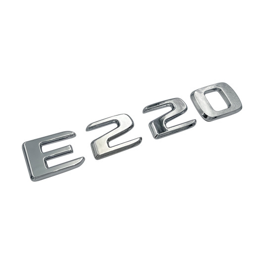 Krom Mercedes E220-emblem
