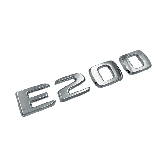 Krom Mercedes E200-emblem