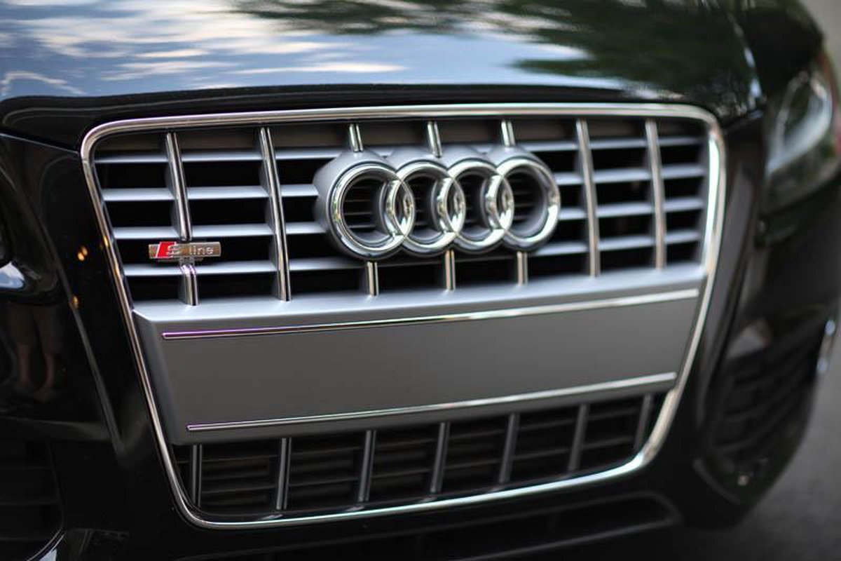 Audi S-line Front Emblem Chrome - Driverse.dk